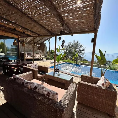 Panaromic Seaview Villa With Pool